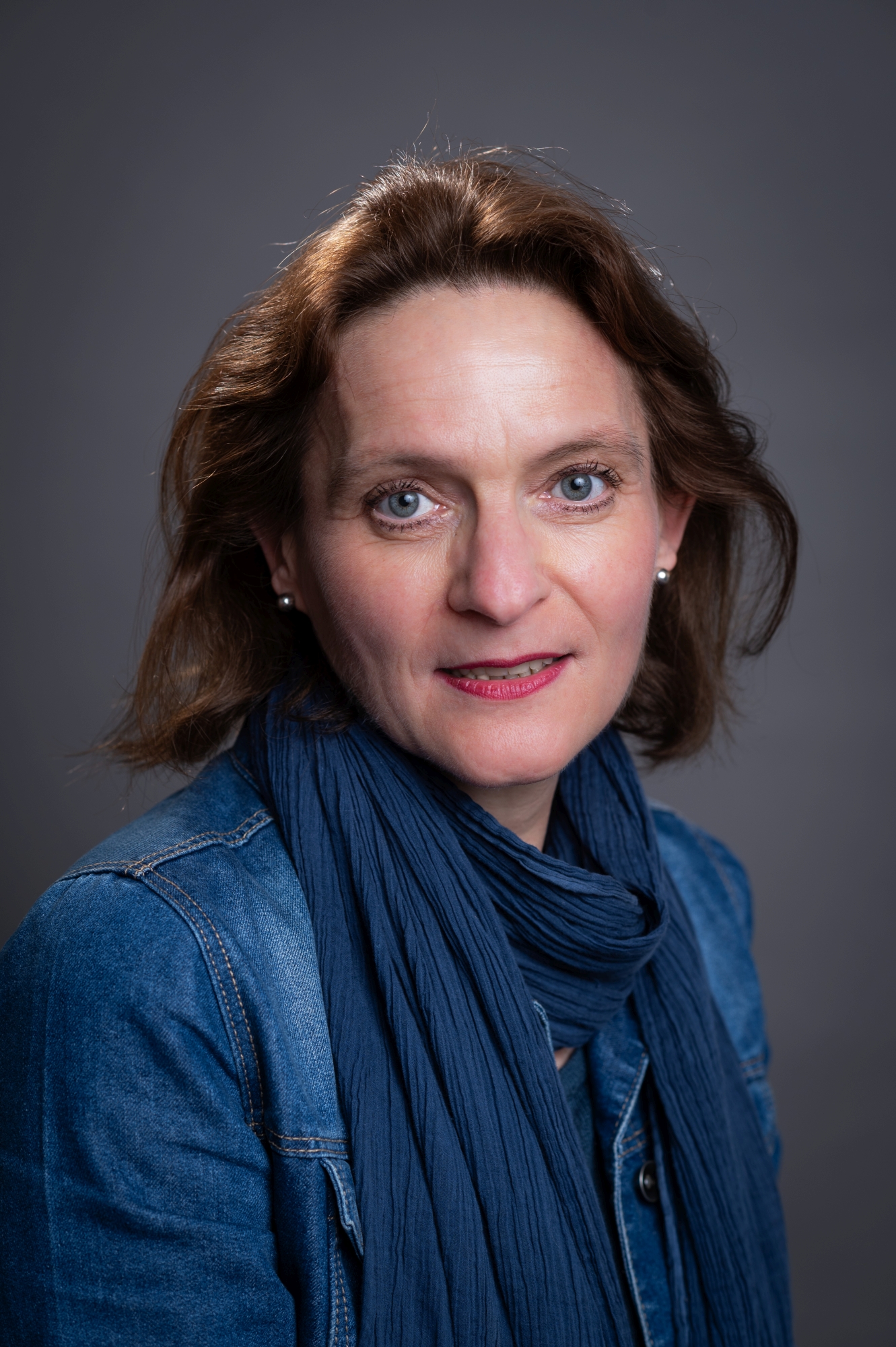 Mme Isabelle DOMPROST
